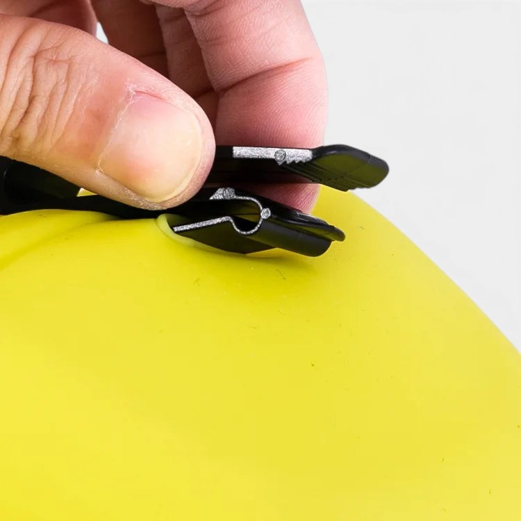 Tailora dog training pouch featuring a sturdy black belt clip for secure attachment during walks and training